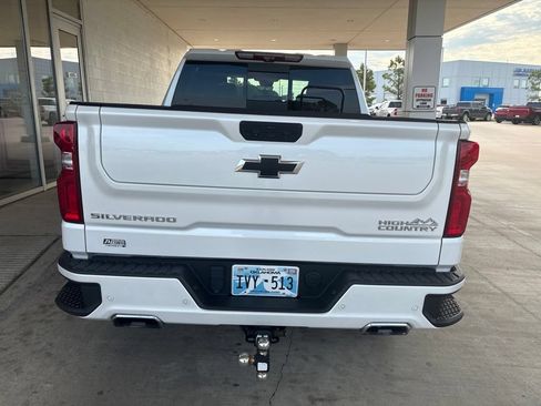 Used 2024 Chevrolet Silverado 1500 High Country w/ High Country Premium Package AWD/4WD image 9