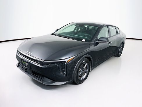 Used 2025 Kia K4 LXS image 3