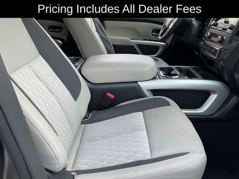 Used 2024 Nissan Titan SV w/ SV Convenience Package RWD image 19