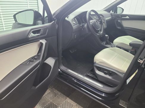 Used 2021 Volkswagen Tiguan SE R-Line AWD/4WD image 21