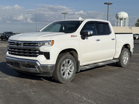 Used 2025 Chevrolet Silverado 1500 LTZ w/ LTZ Premium Package image 7