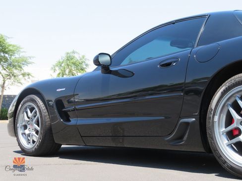 Used 2001 Chevrolet Corvette Z06 w/ Memory Pkg RWD image 22