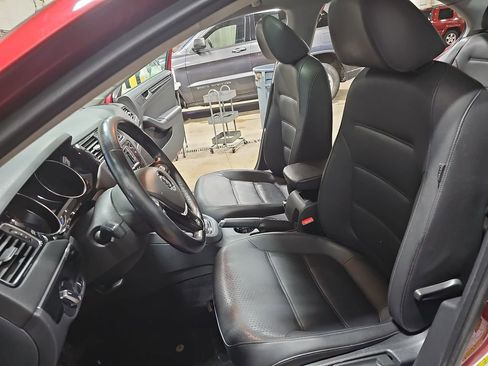 Used 2016 Volkswagen Jetta SEL w/ Lighting Package image 14