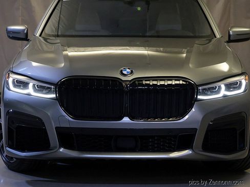 Certified 2022 BMW M760i xDrive w/ Luxury Rear Seating Package image 6