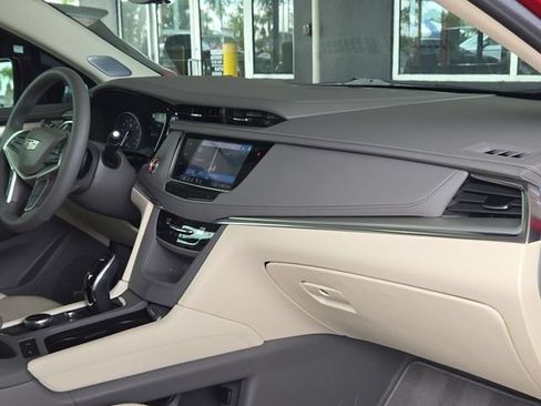 Used 2025 Cadillac XT5 Premium Luxury w/ Technology Package FWD image 29
