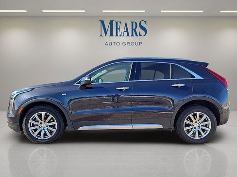Used 2023 Cadillac XT4 Premium Luxury image 2