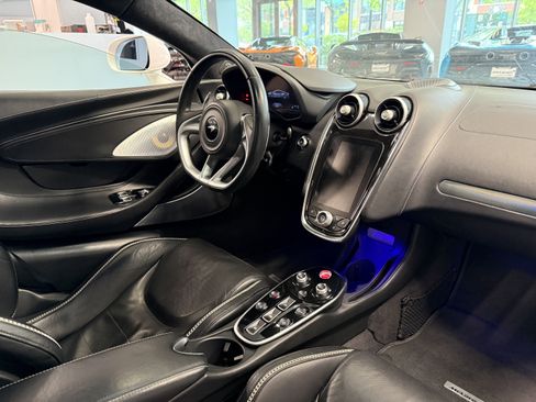 Used 2023 McLaren GT RWD image 12