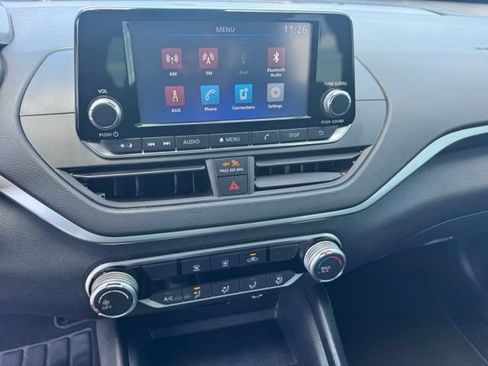 Used 2022 Nissan Altima 2.5 S FWD image 12