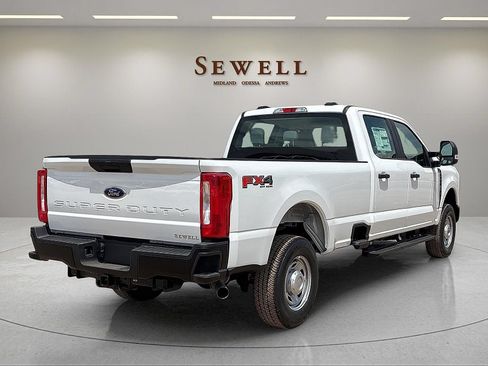 New 2026 Ford F250 XL w/ FX4 Off-Road Package AWD/4WD image 3