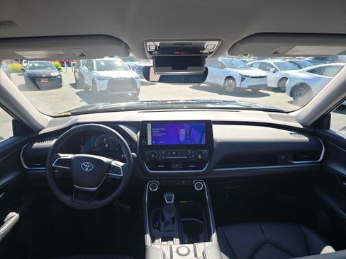 Certified 2026 Toyota Grand Highlander FWD image 20