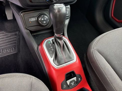 Used 2020 Jeep Renegade Trailhawk image 14