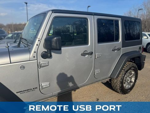 Used 2017 Jeep Wrangler Unlimited Rubicon w/ Connectivity Group AWD/4WD image 9
