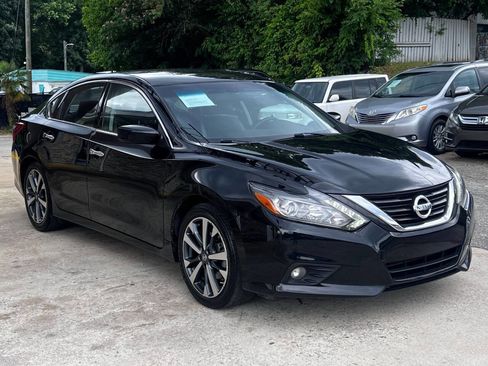 Used 2017 Nissan Altima 3.5 SR FWD image 8