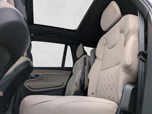 New 2026 Volvo XC90 B6 Plus image 17