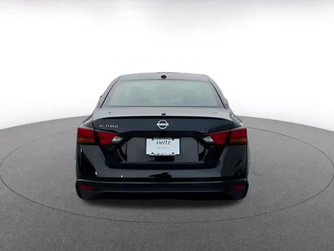 Used 2025 Nissan Altima 2.5 SV image 11