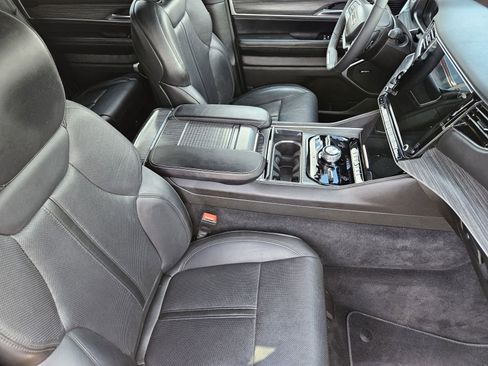 Used 2023 Jeep Wagoneer L Series III w/ Preferred Equipment Group image 50