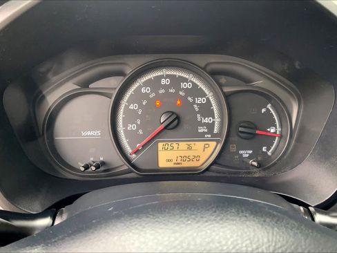 Used 2015 Toyota Yaris L image 22