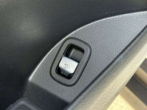 Used 2026 Mercedes-Benz GLC 300 image 25