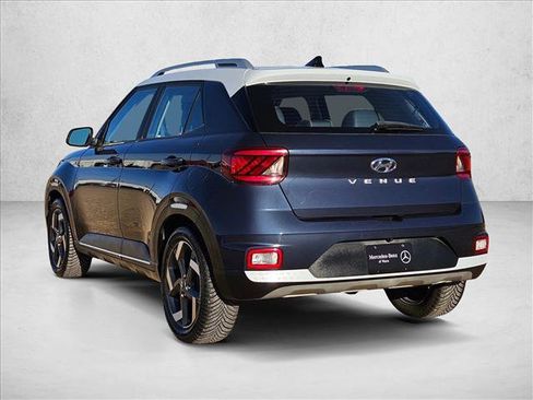 Used 2020 Hyundai Venue image 7
