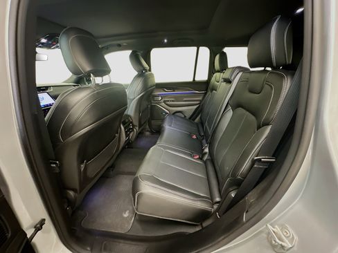 Used 2022 Jeep Grand Cherokee Overland image 28