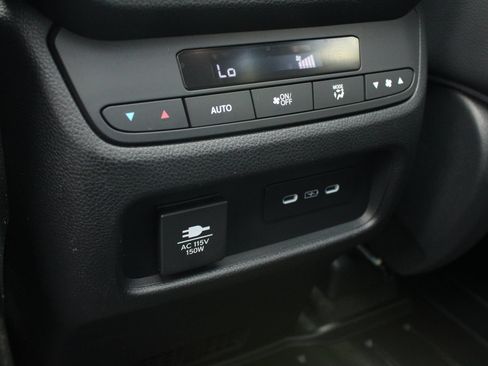 Used 2025 Honda Pilot TrailSport image 24