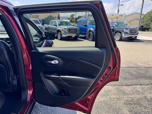 Used 2014 Jeep Cherokee Limited AWD/4WD image 36