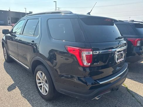 Used 2018 Ford Explorer XLT w/ Equipment Group 202A AWD/4WD image 15