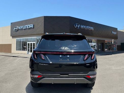 Certified 2023 Hyundai Tucson Limited w/ Winter Package AWD/4WD image 6