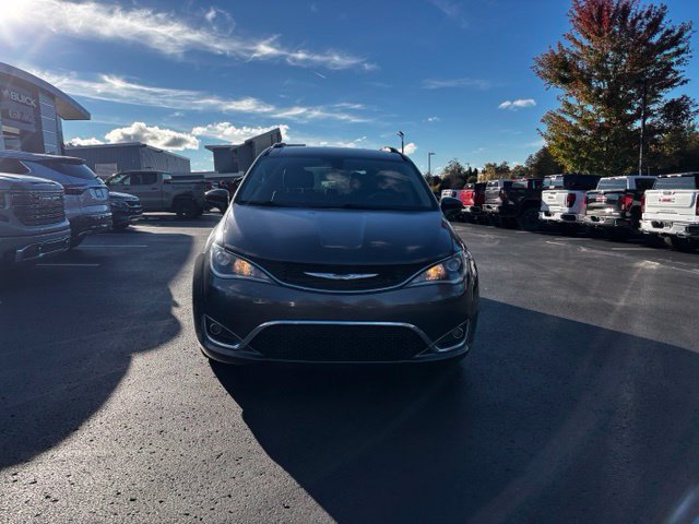 Used 2020 Chrysler Pacifica Touring-L Plus FWD image 3