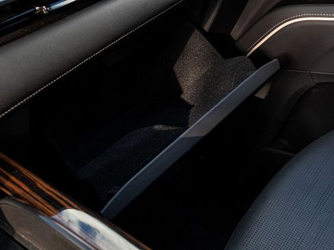 Used 2024 Cadillac Escalade Premium Luxury image 18