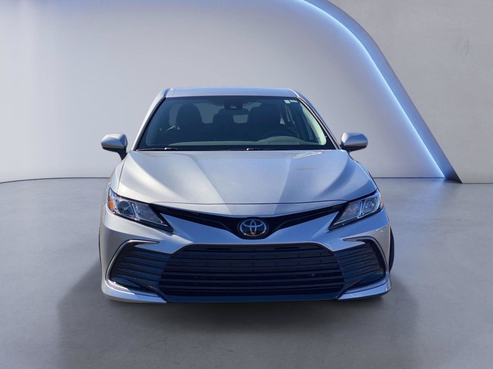Used 2022 Toyota Camry LE FWD image 7