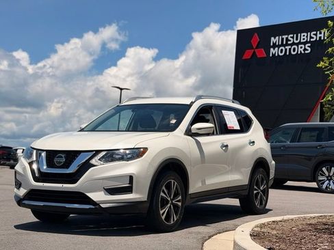 Used 2019 Nissan Rogue SV w/ Premium Package AWD/4WD image 8