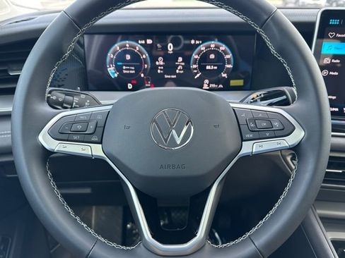 New 2026 Volkswagen Tiguan SE image 41