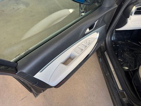 Used 2025 Genesis G70 2.5T image 20