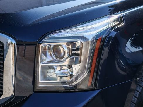 Used 2018 GMC Yukon SLE image 14