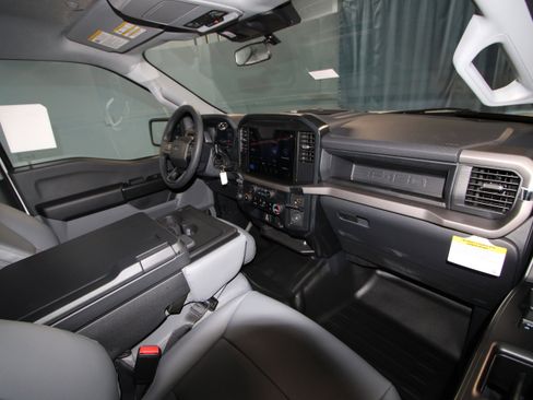 New 2025 Ford F150 XL w/ Equipment Group 103A High image 18