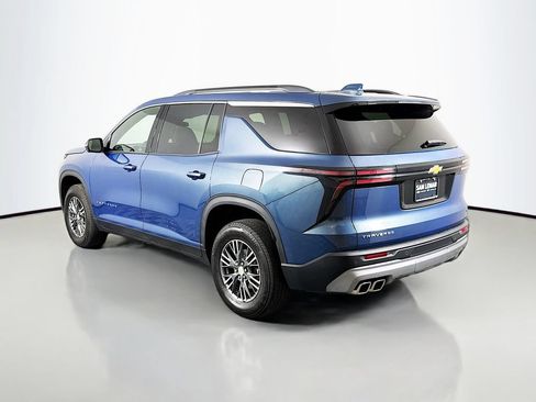 Used 2024 Chevrolet Traverse LT w/ Trailering Package FWD image 5