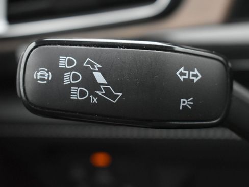 Used 2025 Volkswagen Atlas SE AWD/4WD image 23