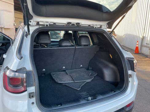 Used 2025 Jeep Compass Trailhawk image 30