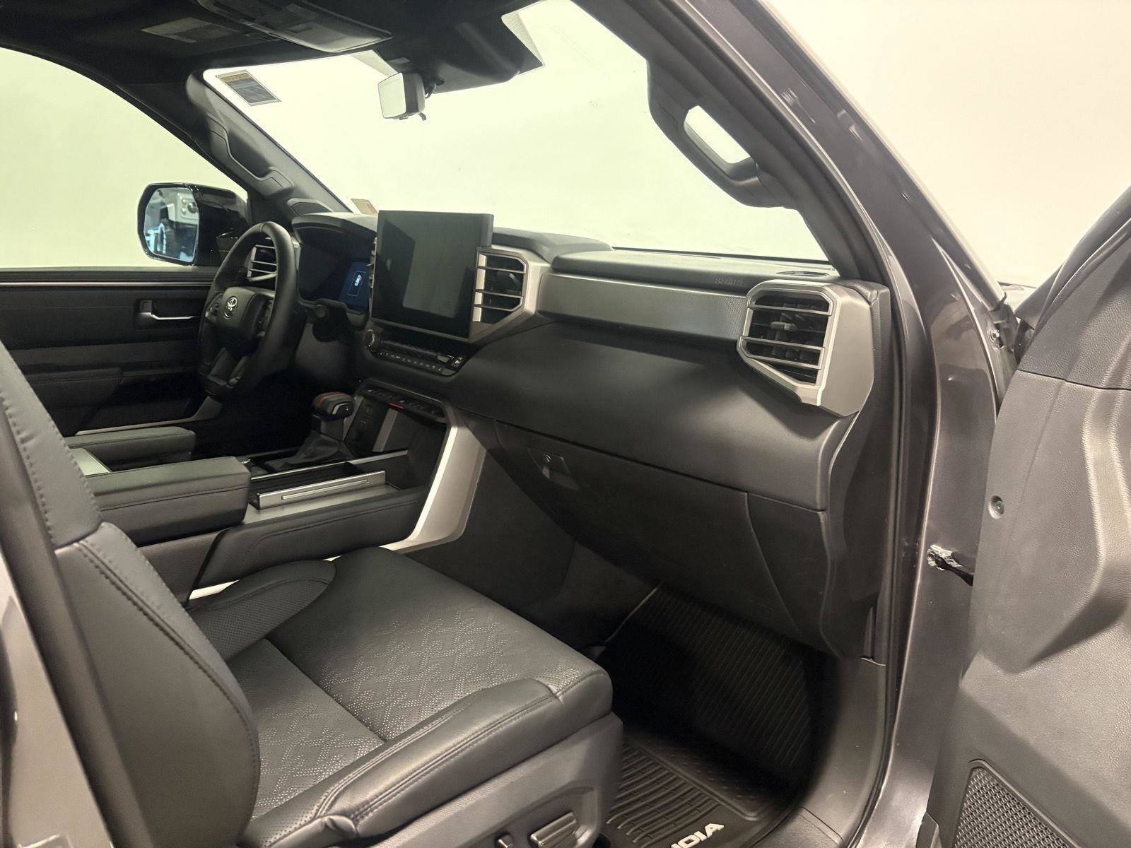 Used 2025 Toyota Sequoia 4WD image 63