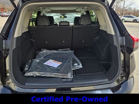Used 2024 Nissan Rogue SL w/ SL Premium Package image 27