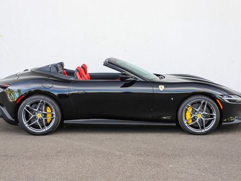 Certified 2025 Ferrari Roma Spider RWD image 3