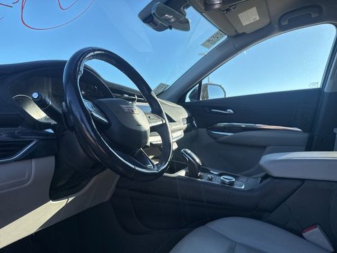 Used 2021 Cadillac XT4 Luxury w/ Cold Weather Package image 40