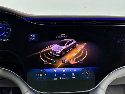 Used 2023 Mercedes-Benz EQS 580 4MATIC SUV image 11