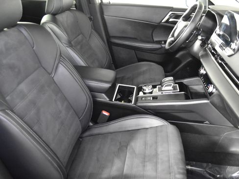 Used 2024 Mitsubishi Outlander SE image 40