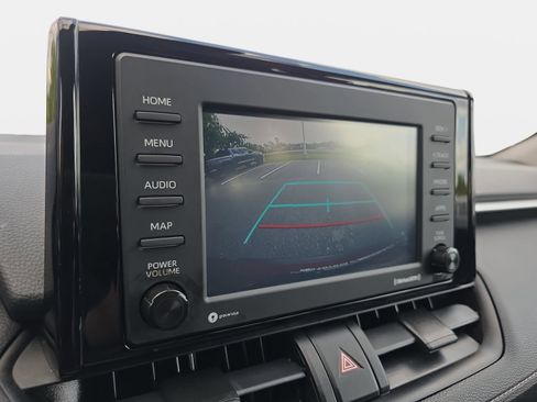 Used 2021 Toyota RAV4 LE image 22