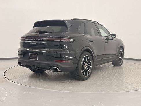 Used 2025 Porsche Cayenne image 9