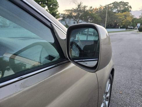 Used 2006 Toyota Avalon XLS image 19