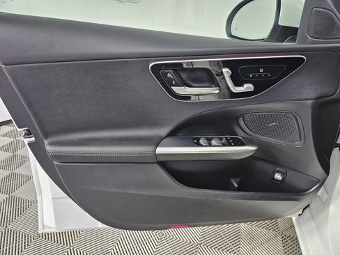 Used 2025 Mercedes-Benz C 300 Sedan image 19