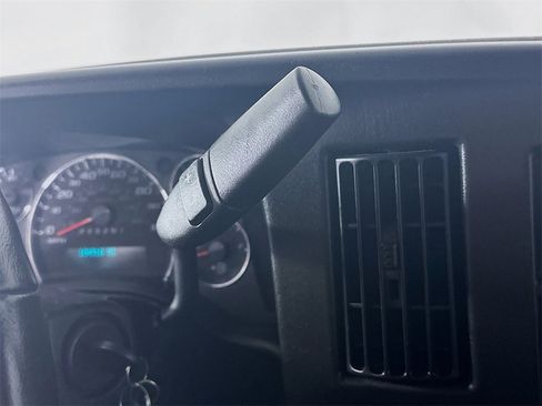 Used 2022 Chevrolet Express 2500 w/ Driver Convenience Package image 16